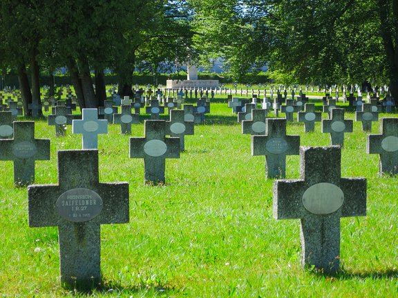 Graz---Zentralfriedhof-Gräberfeld-Erster-Weltkrieg.jpg  